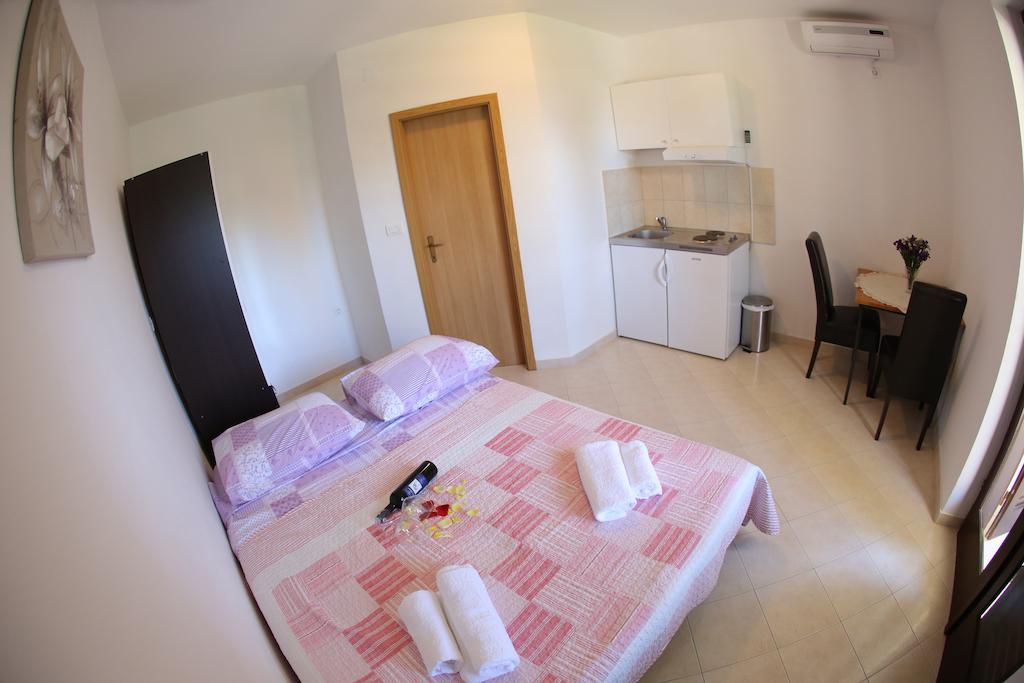 Apartments Vedrana Zadar Ruang foto