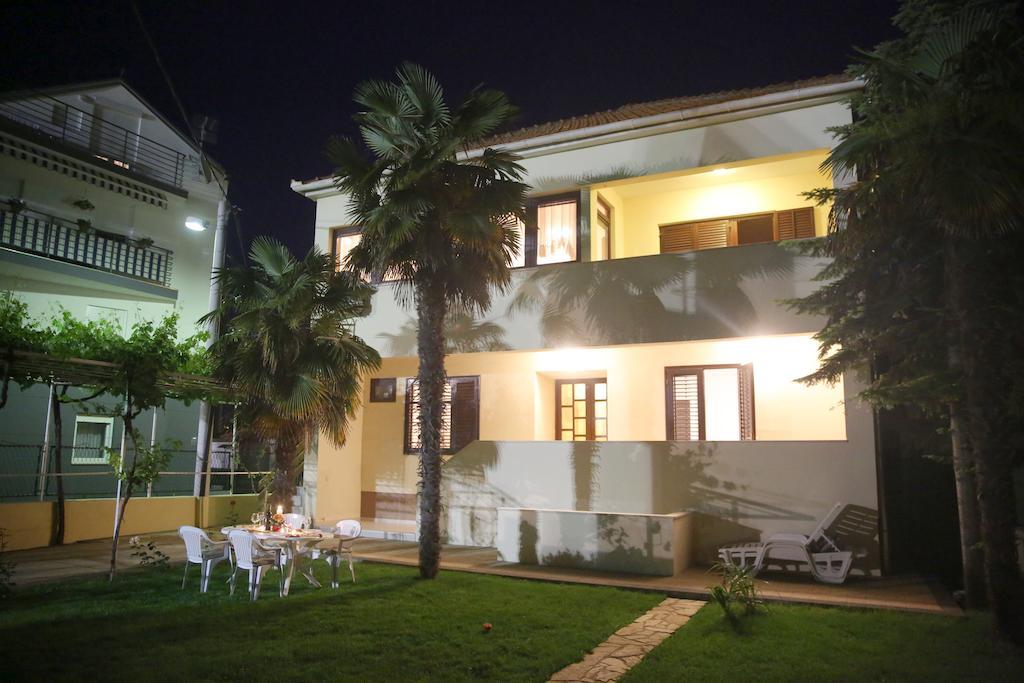 Apartments Vedrana Zadar Bagian luar foto
