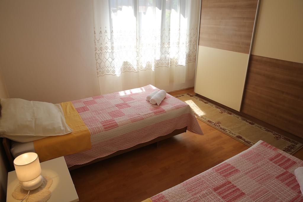 Apartments Vedrana Zadar Bagian luar foto