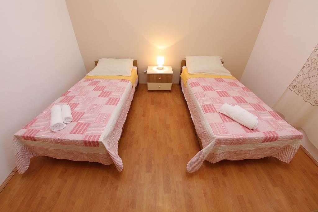 Apartments Vedrana Zadar Bagian luar foto